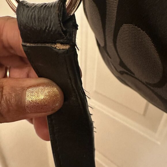 COACH | Large SOHO Signature Bag - Picture 9 of 10